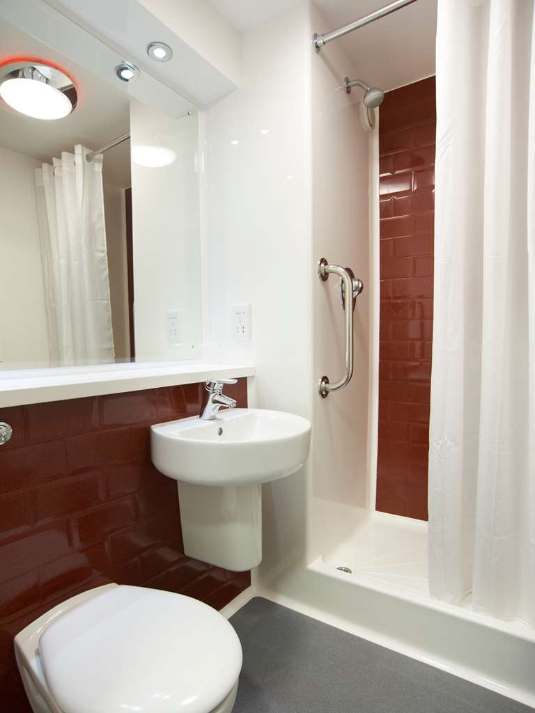 Travelodge London Barking 部屋 写真