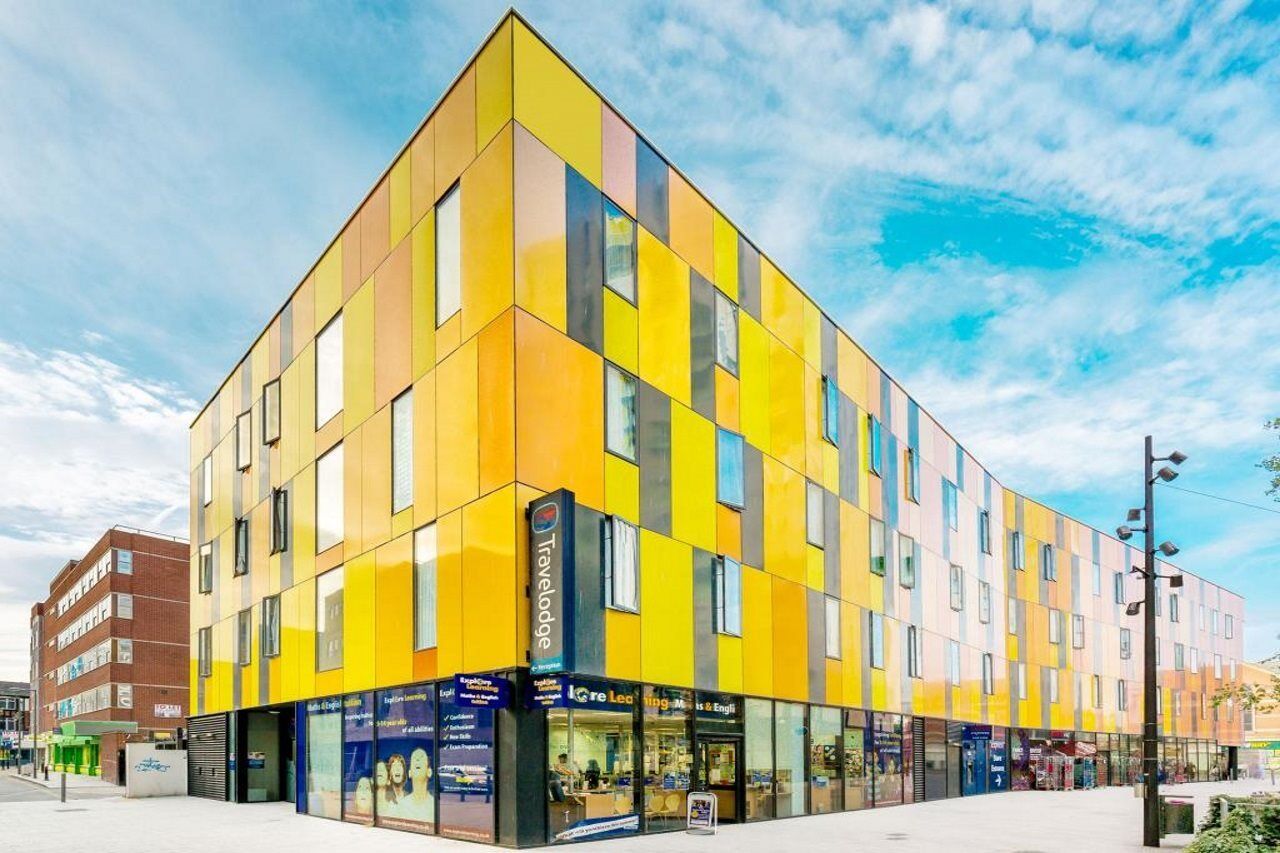 Travelodge London Barking エクステリア 写真